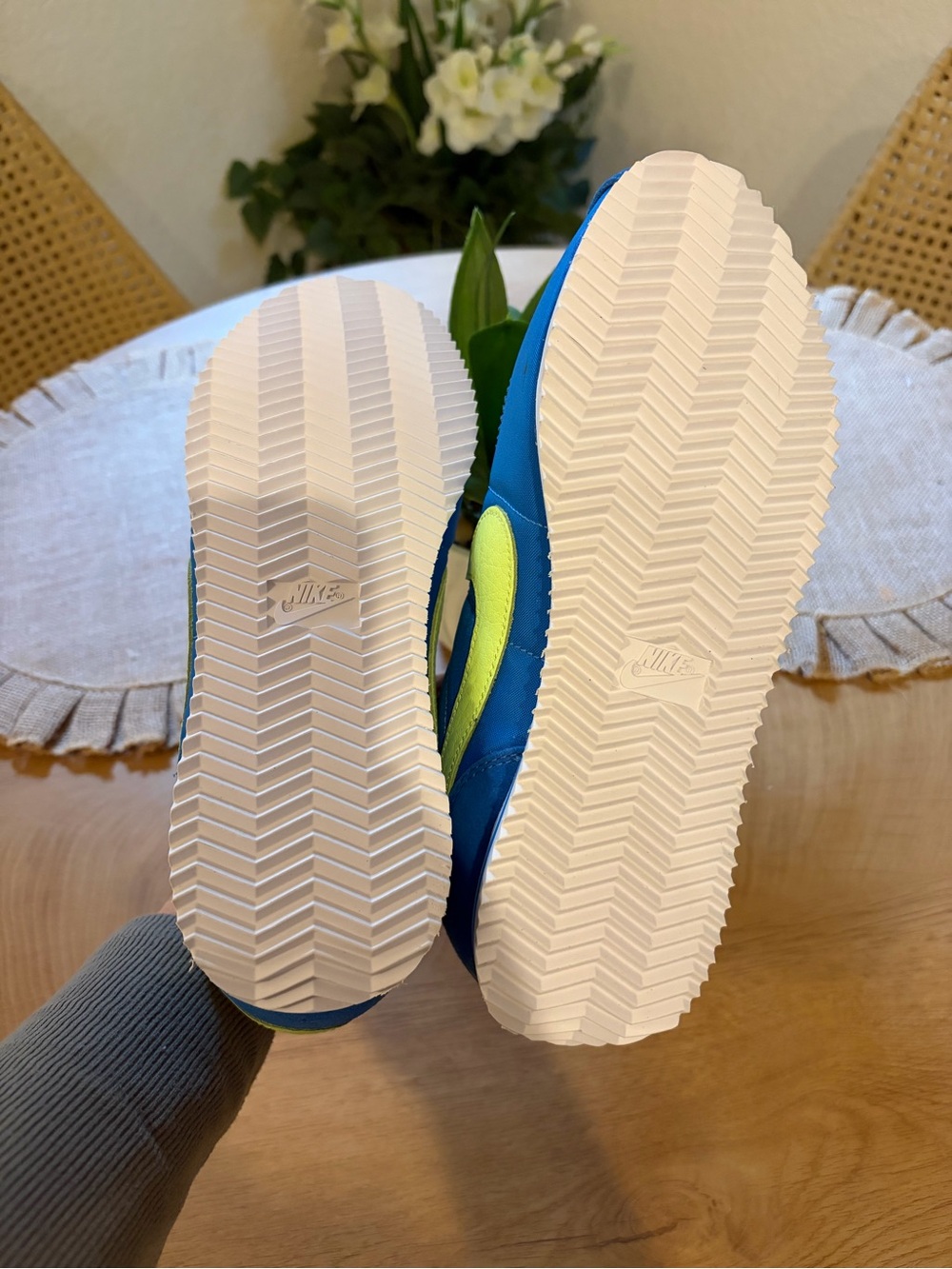 Nike Classic Cortez - Blue with Yellow Swoosh 6Y/7.5A.  kids - Picture 6 of 7